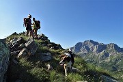 16 Sul cocuzzolo, salendo sul sent. 270A con vista  su Arera-Corna Piana